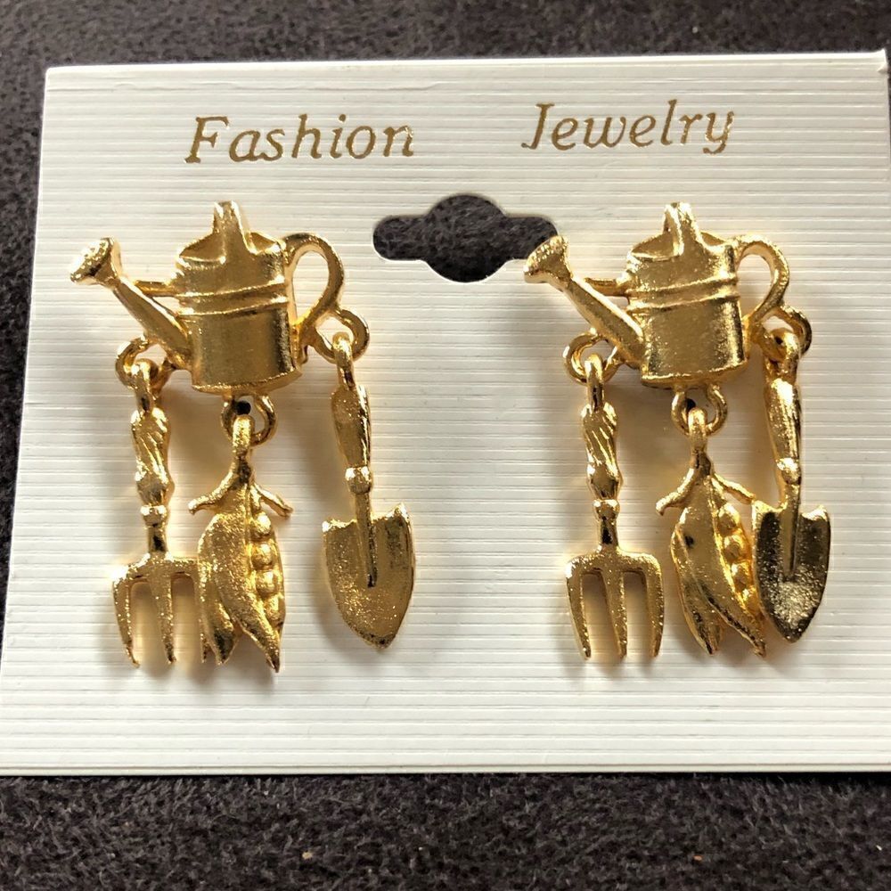 Cute garden earrings with dangle tools
